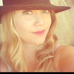 Meet your Posher, Samantha